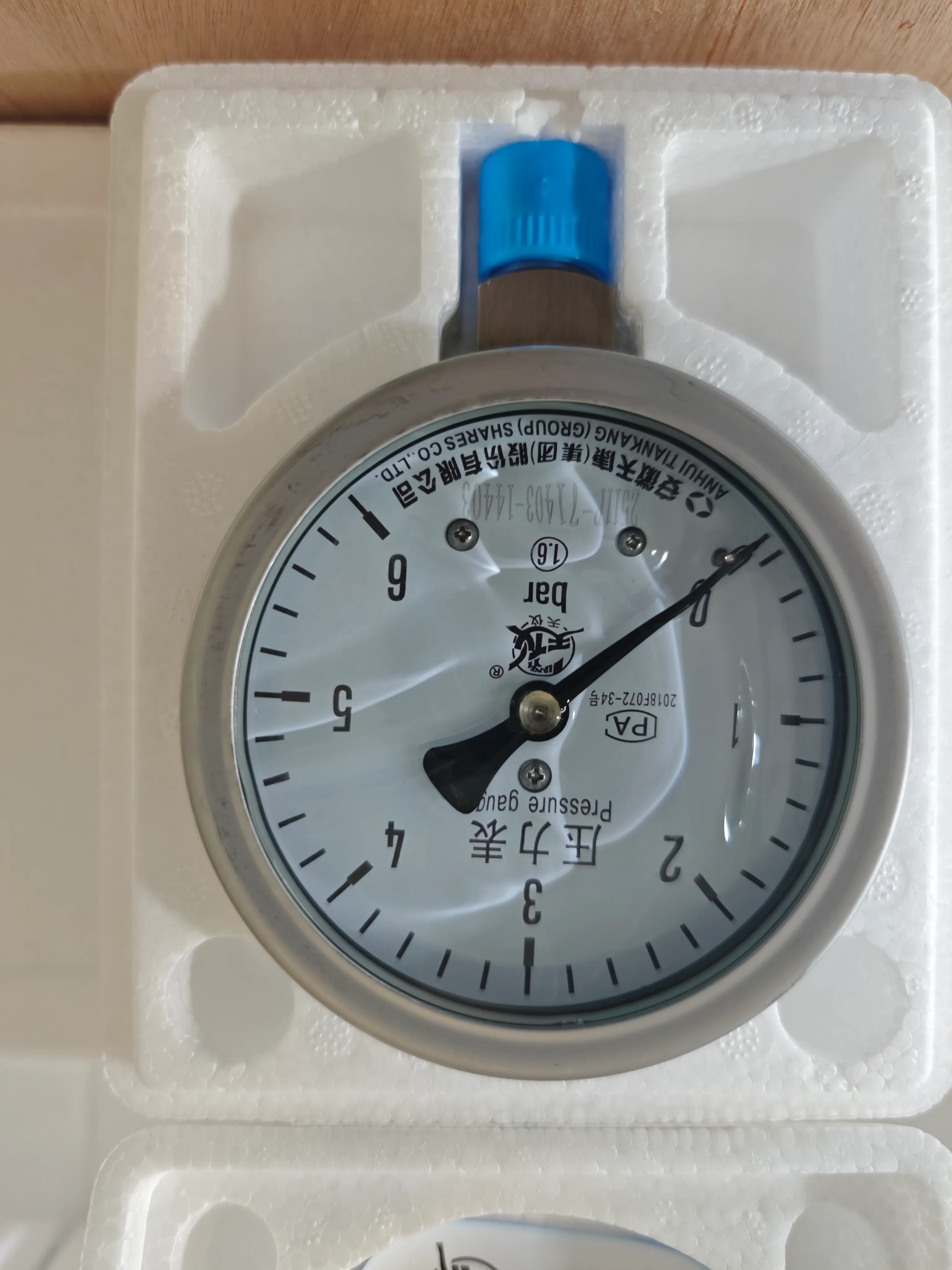Detail dial dan konstruksi tabung Bourdon pengukur tekanan umum seri Y